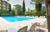 Vonkajší bazén pri Hoteli Palme & Suite *** Lago di Garda