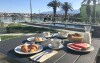 Raňajky na terase, Liberty Hotel ***, ostrov Pag, Chorvátsko