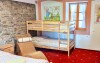 Niektoré izby majú k dispozícii poschodovú posteľ pre deti