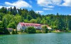 Penzión Vindšachta leží na brehu tajch
