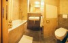 Komfortné izby ladené do červena, Hotel Krystal ***, Praha