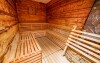 Najdete tu vířivku a různé druhy saun