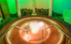 A wellness pezsgőfürdővel és szaunákkal várja