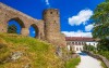 Penzion leží u hradu a zámku Velhartice