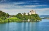 A Čorštýn-tó mellett gyönyörű kastélyokat is felfedezhet