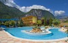 Napozóágyas medence, Garda Sporting Club Hotel ****, Riva del Garda (TN), Olaszország