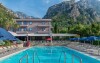 Bazén u hotelu, Hotel Royal Village ****, Limone sul Garda (BS), Itálie