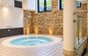 Pezsgőfürdő, Sonnenhotel Bayerischer Hof, Waldmünchen, Németország