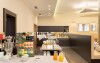 Samoobslužný koutek, Kurhotel Pyramide Sibyllenbad ****, Bad Neualbenreuth, Německo