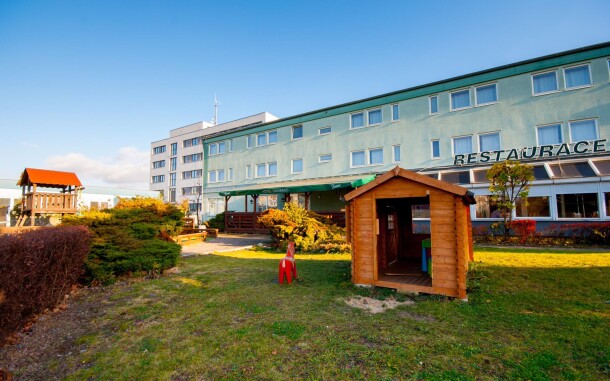 Dětské hřiště, Hotel Smaragd ***, Praha