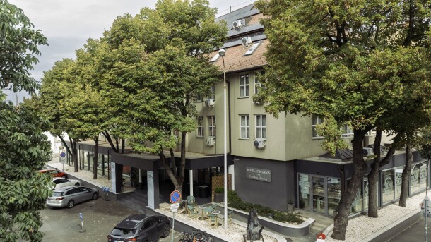Hotel Unicornis, Eger