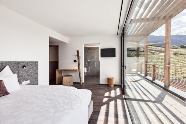 Erkélyes szállodai szoba, Haller Suites & AO Restaurant ****, Brixen, Olaszország