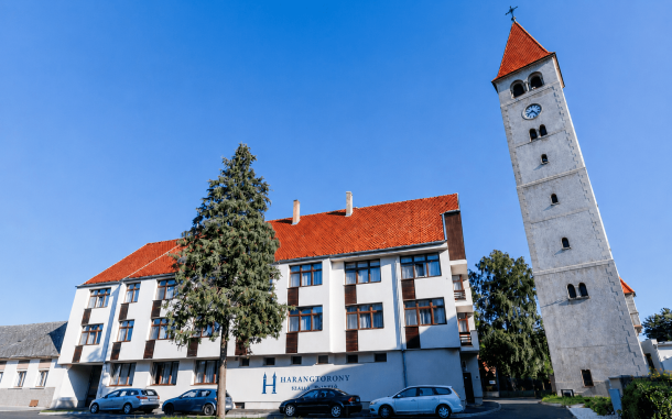 Hotel a věž, Harangtorony szálló, Kőszeg, Maďarsko