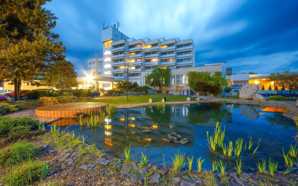 Hotel Hviezda *** leży w uzdrowiskowym mieście Dudince