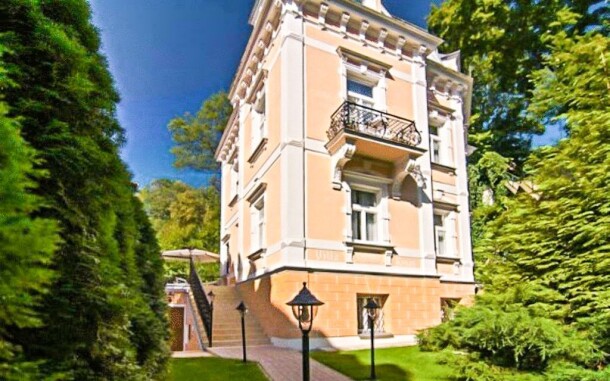 Pension Villa Renan stojí blízko karlovarských kolonád