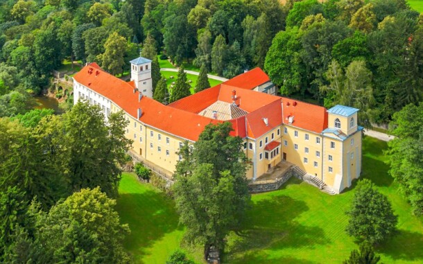 Hotel Zamek na Skale ****, Ladek Zdrój, Polsko
