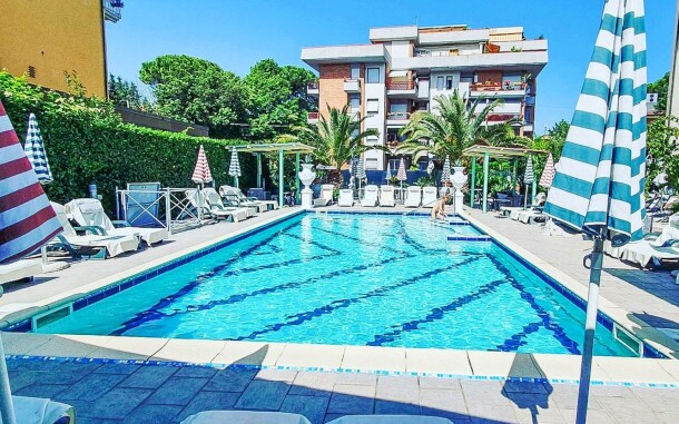 Užite si nový bazén pri Hoteli Villa Rita ***+ v Taliansku