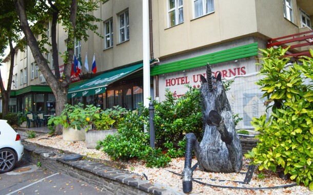 Hotel Unicornis *** stojí v centru Egeru