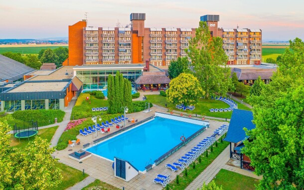 Wellness centrum s bazény a atrakcemi, Danubius Hotel Bük **