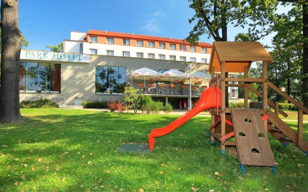LH Parkhotel **** Hluboká a přilehlé hřiště