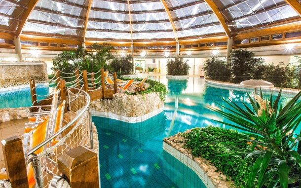 Luxusné termálne kúpele priamo pri hoteli, Gotthard Therme Hotel