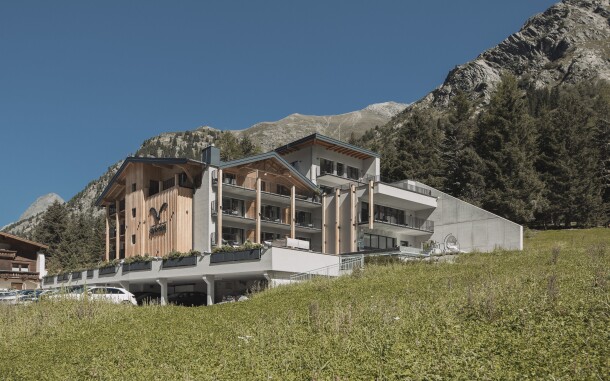 Alpine Resort Sportalm Pitztal ****, Tyrolské Alpy, Rakousko