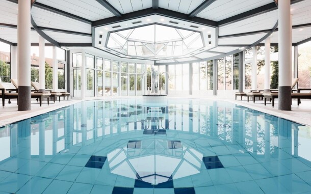 Vnútorný bazén, Burghotel, Neukirchen beim Heiligen Blut, Nemecko