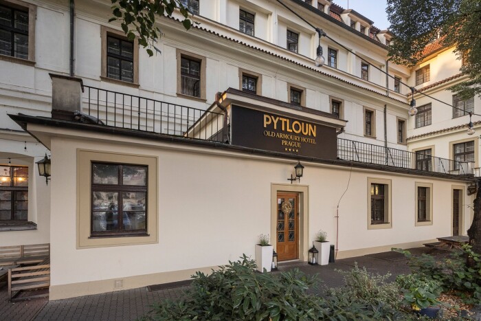 Pytloun Old Armoury Hotel Prague ****