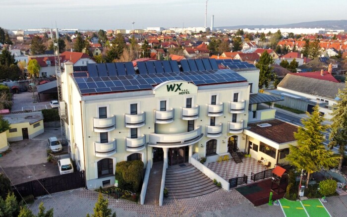 WX Hotel ***