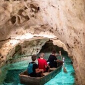 Jeskyně u jezera Tapolca