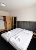 Izba Standard s druhou spálňou a výhľadom do údolia 3+0, Horský Hotel Jelenovská ***