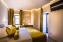 Rodinný apartmán smerom k moru a 2 balkónmi, Hotel Vinotel Gospoja ****, Vrbnik, Chorvátsko