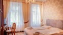 Dvoulůžkový pokoj deluxe s manželskou postelí a přistýlkou, Hotel Praga, Karlovy Vary