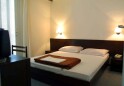 Kétágyas szoba erkéllyel a Marina épületben, Hotel Adriatic **, Omisalj, Krk sziget, Horvátország