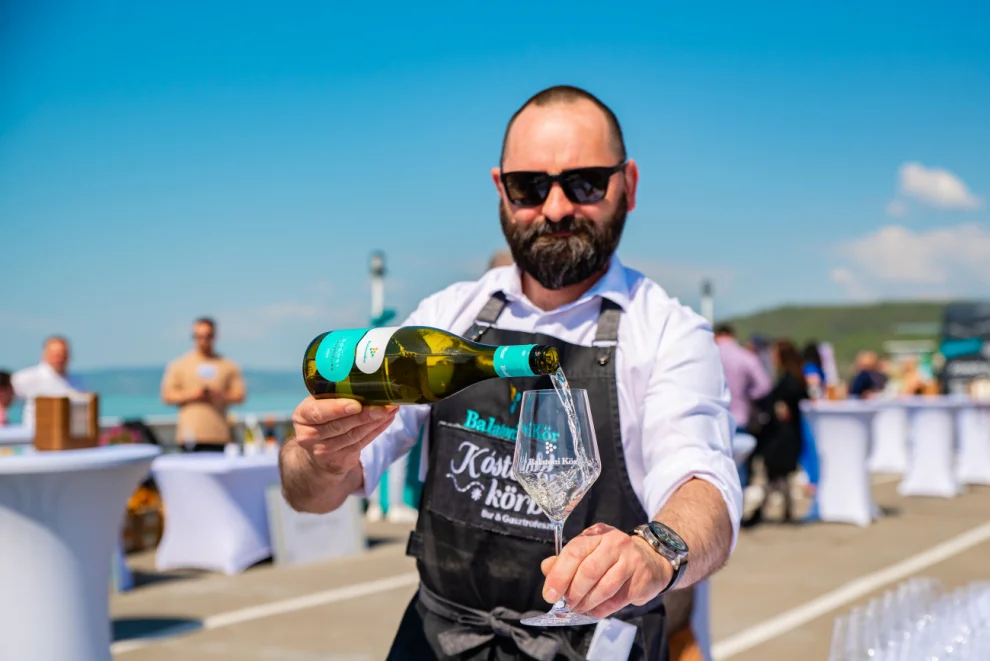 Gasztro Komp Szántód és Tihany között