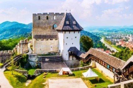 Objevte to NEJ ze Slovinska: 8 NEJtajemnějších slovinských hradů, které vás okouzlí svou magickou krásou