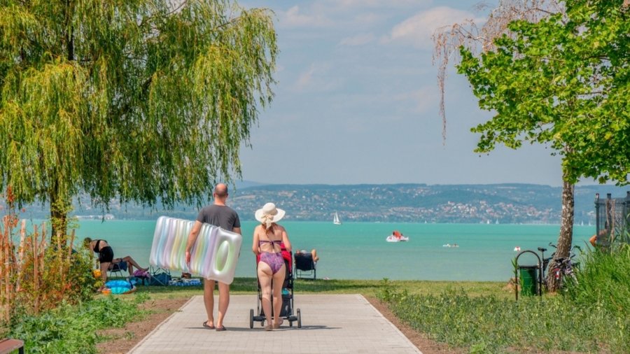 Balaton TOP Strandjai - Szabadstrandok és a legjobb fizetős strandok