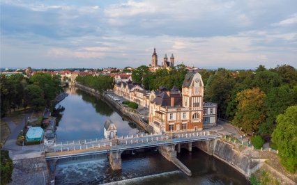 Královéhradecký kraj: zažijte safari, horská dobrodružství i romantiku pod hvězdami