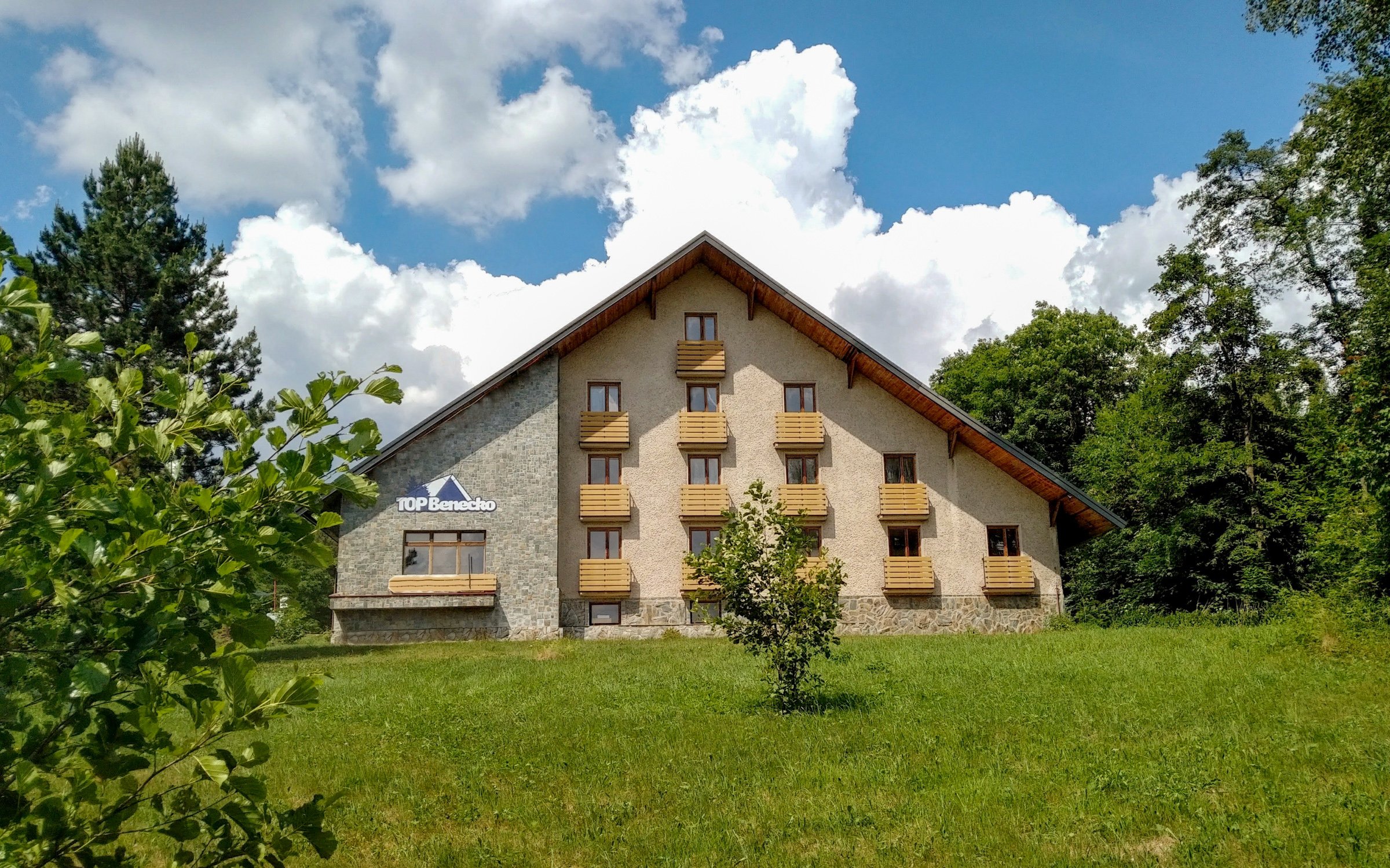 Dovolená v Krkonoších blízko atrakcí: ProFamily Hotel Top Benecko *** se snídaní/polopenzí + privátní wellness