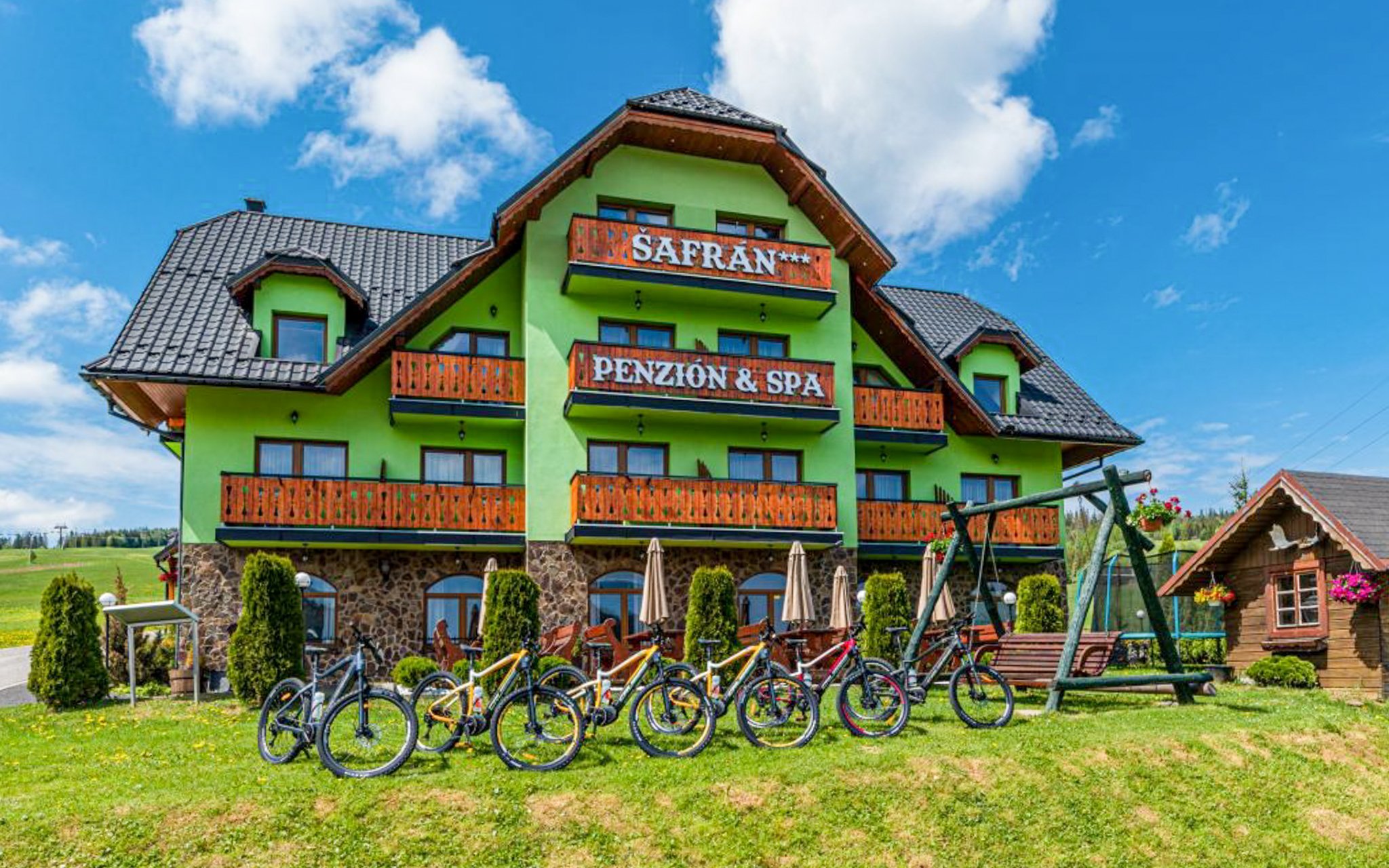 Belianské Tatry: Pobyt v útulném Penzionu Šafrán se snídaní a wellness (vířivka, sauny) + dětské hřiště