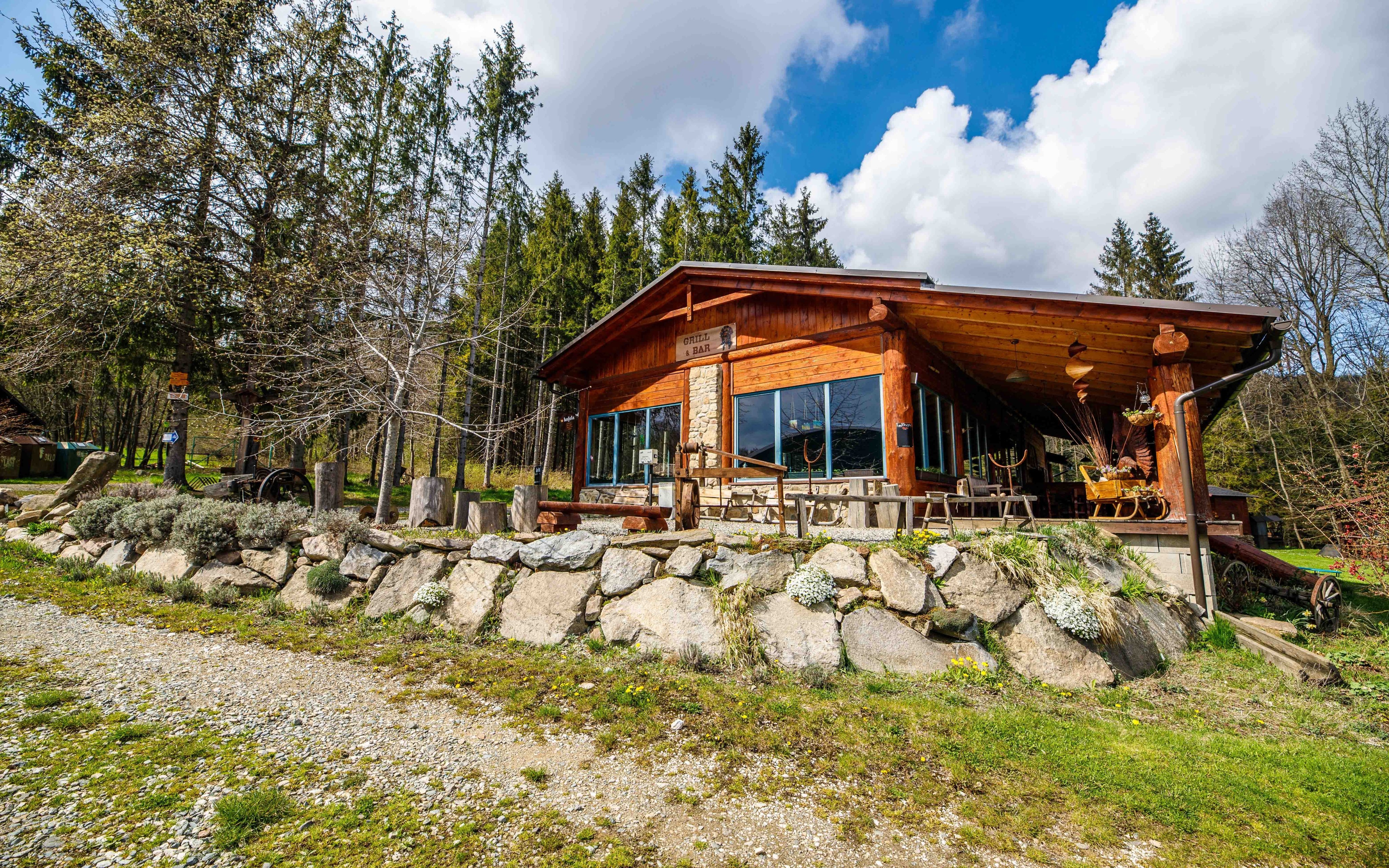 CHKO Jeseníky stylově na Ranči Orel *** se snídaněmi formou bufetu + sleva na wellness a projížďky na koni