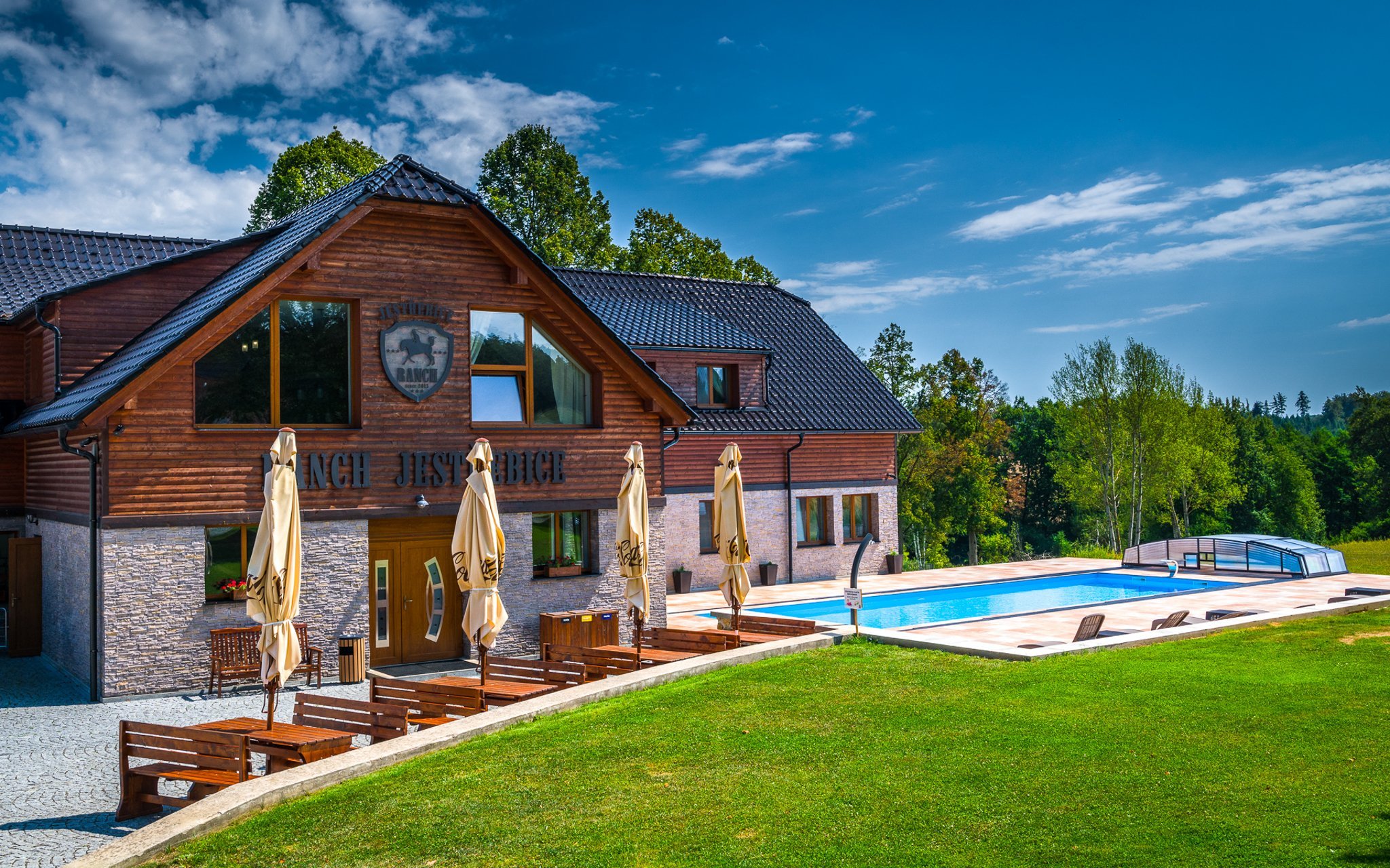 Česká Sibiř: Ranch Jestřebice se snídaní či polopenzí, bazénem, wellness centrem a ochutnávkou specialit