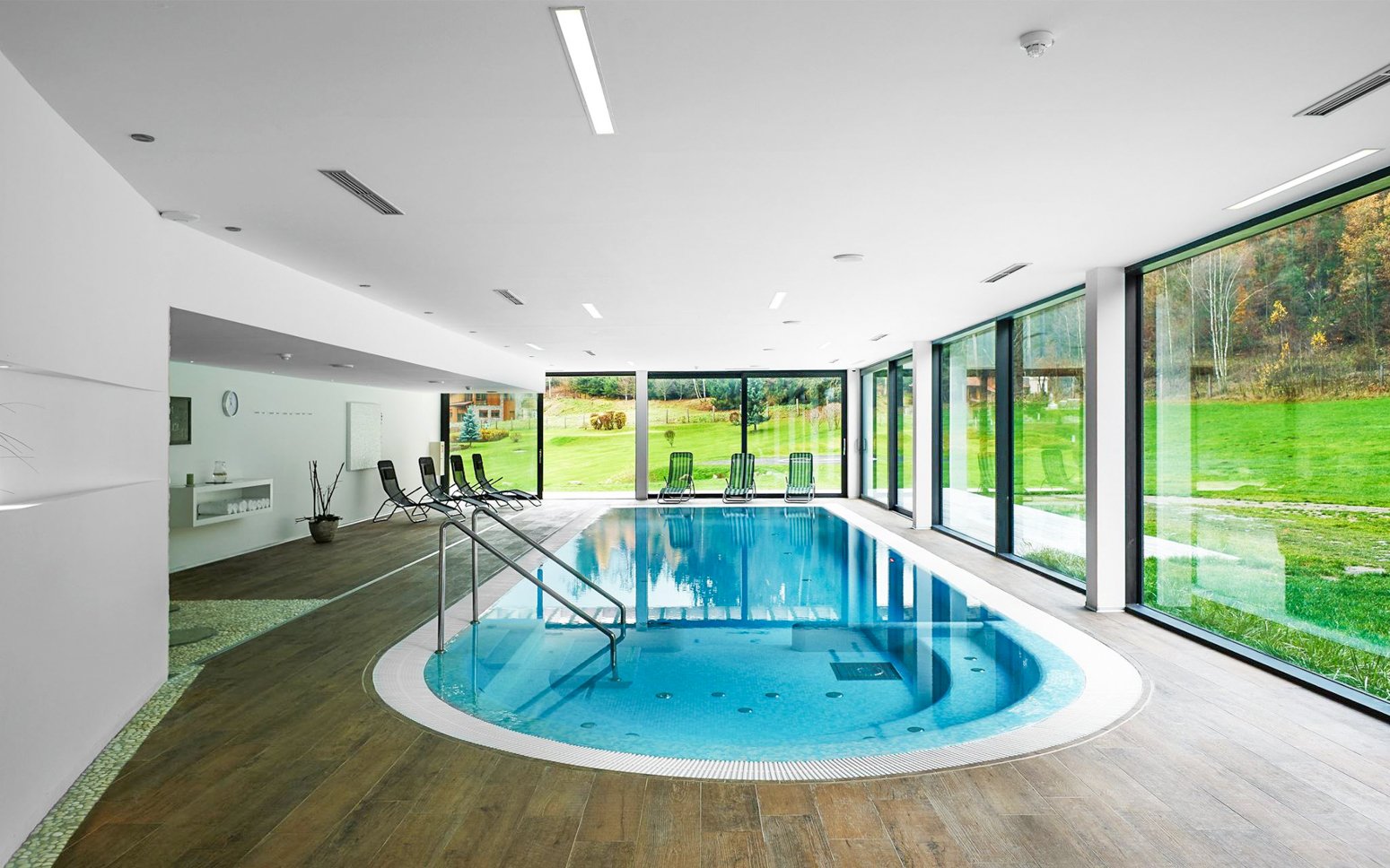 Karlovy Vary: 4* Cihelny Golf Resort s polopenzí + wellness centrum (bazén, vířivka a 4 druhy saun) neomezeně