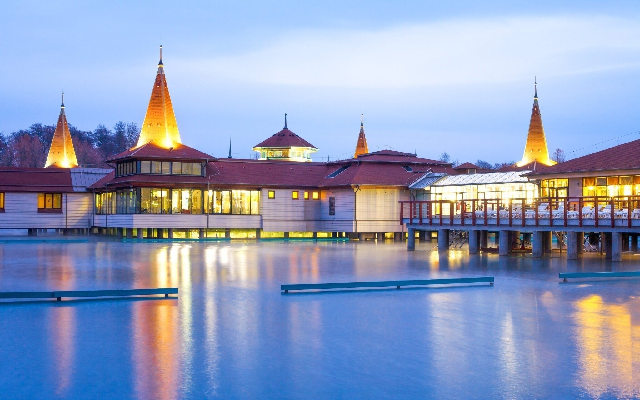 Maďarsko: Hévíz 200 m od termálního jezera v Penzionu Auróra Vendégház se snídaní + vstup do jezerních lázní