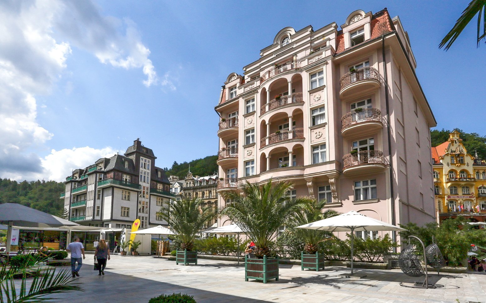 Karlovy Vary: Art Deco WOLKER **** s neomezeným wellness, až 6 procedurami a polopenzí + dítě do 12 let zdarma