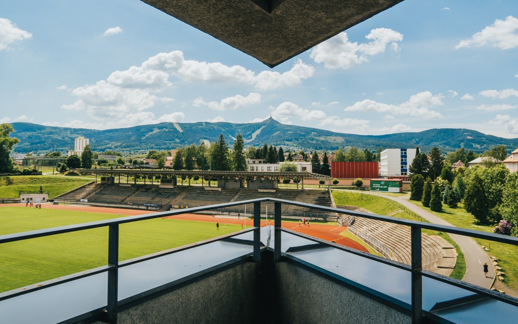 Liberec (nejen) pro sportovce: Hotel Arena *** s širokým sportovním vyžitím, venkovní posilovnou a snídaněmi