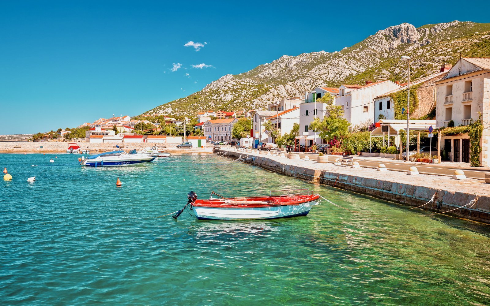 Chorvatsko: Karlobag jen 400 m od pláže v Apartmánech Marinko až pro 5 osob s balkonem a vlastní kuchyní