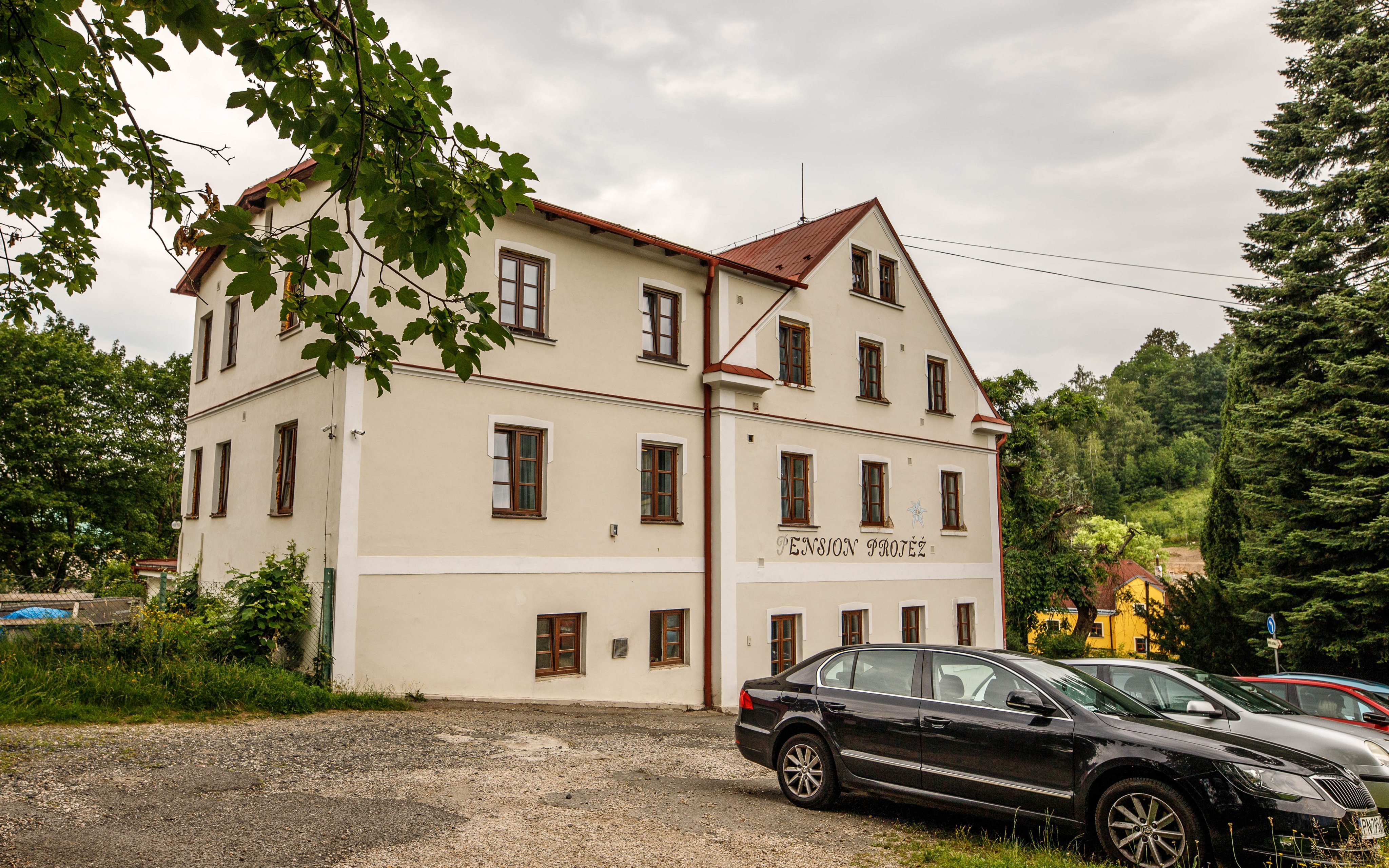 Lázně Libverda v Jizerských horách: Penzion Protěž blízko kolonády + snídaně nebo polopenze a vstup do bazénu