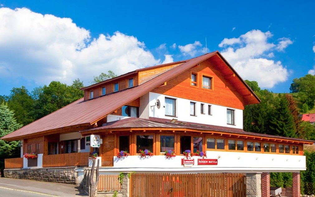 Krkonoše: Penzion Matula s polopenzí, možností grilování, bazénem a řadou slev