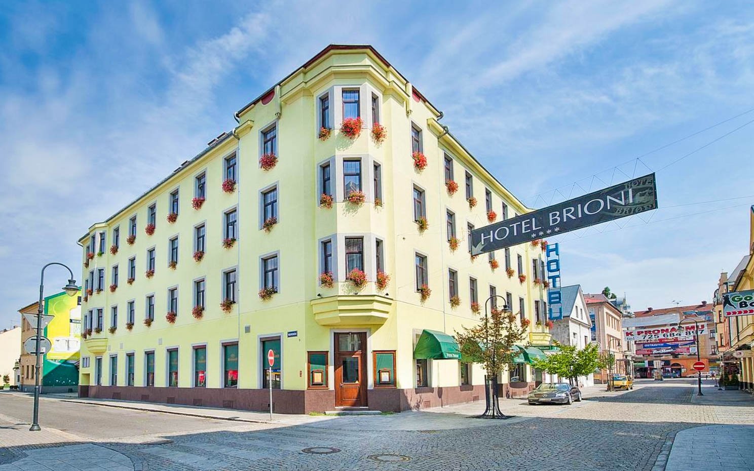 Ostrava přímo v centru v Brioni Boutique Hotelu **** se snídaní i slevou do pivnice + dítě do 6 let zdarma